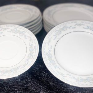 VTG SOMERSET NL EXCEL CHINA 6 place SERVICE BLUE WHITE Floral Saucer Plates